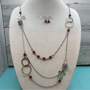 Beautiful Unsigned Lightweight Silver Tone Beaded Flower Necklace Earring Set